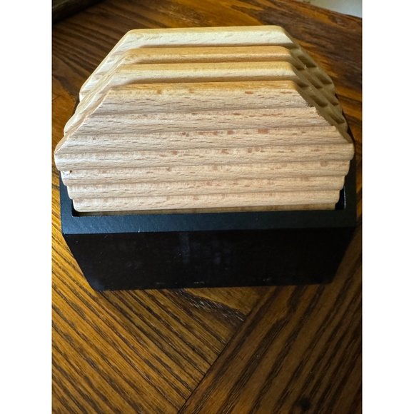 Hotel Collection Set of 4 Fluted Beach Wood Coasters and Holder, NIB - Picture 5 of 5